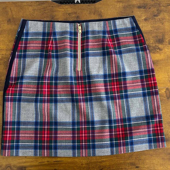 Vineyard Vines Plaid Mini Skirt Gray Red Navy Green Plaid Size 4 Wool Blend - Picture 4 of 8